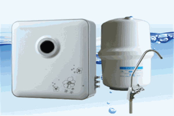 德晨特凈水器 守護(hù)家庭飲水健康的智能凈水設(shè)備